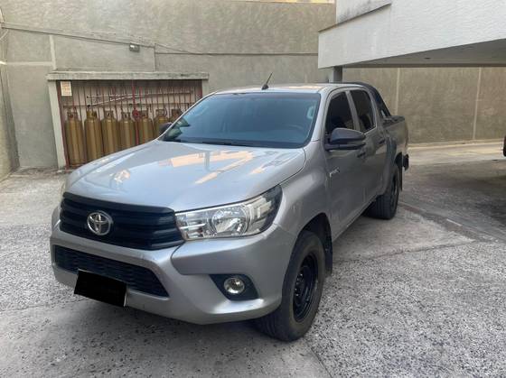 TOYOTA HILUX 2.8 STD 4X4 CD 16V DIESEL 4P MANUAL